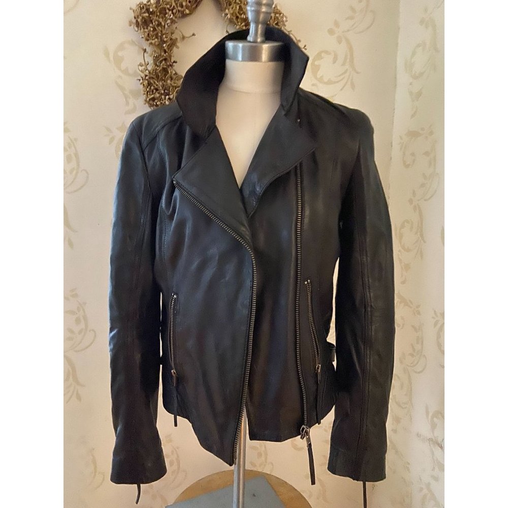 Ladies Size Small Whiskey 100% Leather Moto Jacket